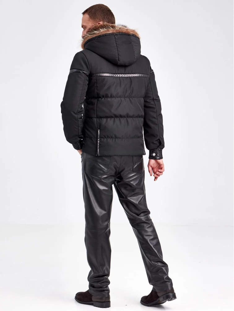 Текстильный зимний мужской пуховик с капюшоном и отделкой меха енота 5468, черный, размер 46, артикул 40870-5