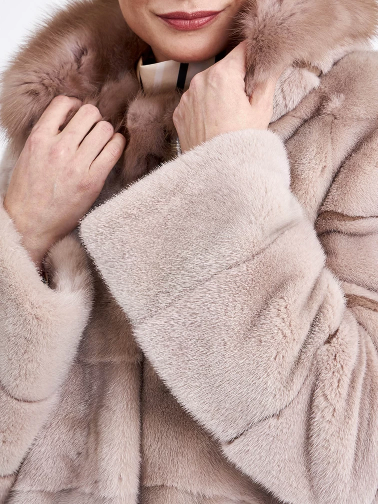 Шуба из меха норки с отделкой капюшона из меха куницы для женщин 2а(кк), светло-коричневая, размер 44, артикул 33250-6