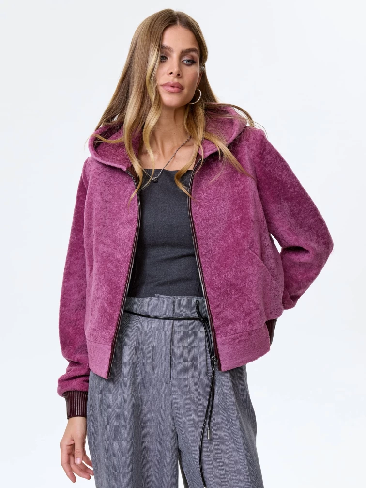 Короткая женская дубленка из астрагана с капюшоном премиум класса 57мех, сиреневая, размер 44, артикул 64240-3