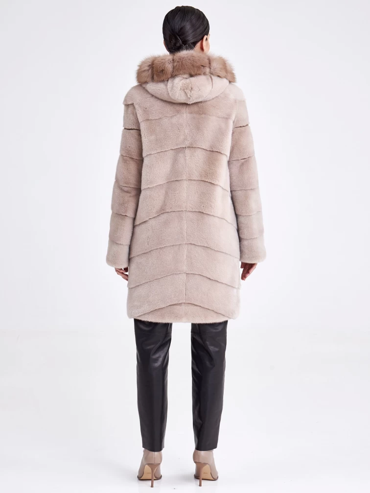 Шуба из меха норки с отделкой капюшона из меха куницы для женщин 2а(кк), светло-коричневая, размер 44, артикул 33250-2