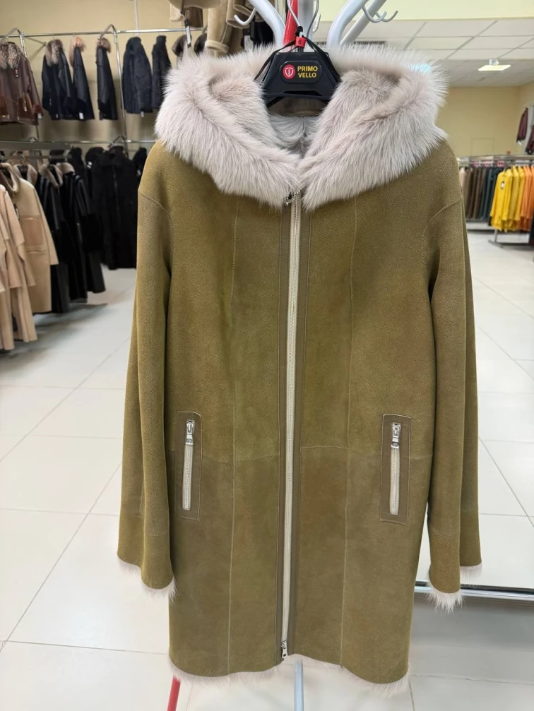 Бежевая женская дубленка с капюшоном из тосканы 2067, размер 46, артикул 92320-0