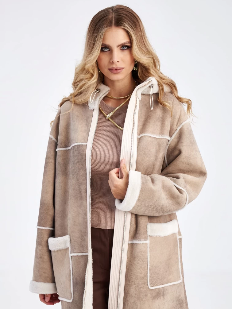 Длинная оверсайз дубленка с капюшоном для женщин премиум класса 2028, бежевая, размер 44, артикул 62990-4