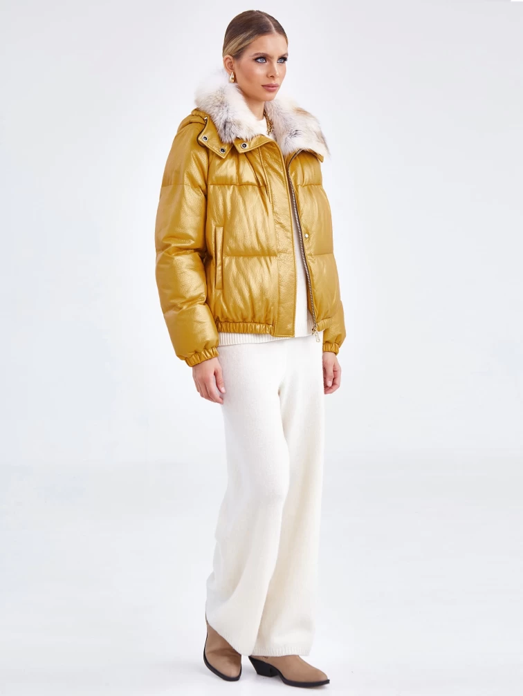 Короткий кожаный женский пуховик с меховым капюшоном премиум класса 3027, желтый, размер 44, артикул 25300-4