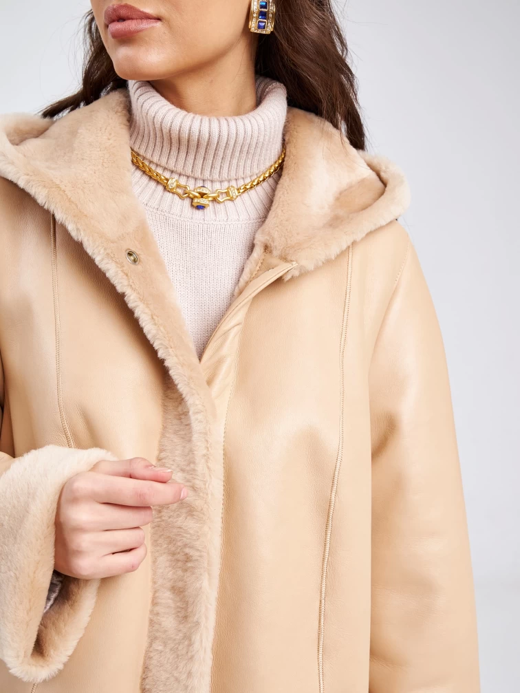 Женское классическое пальто с капюшоном из натуральной овчины премиум класса 2004, бежевое, размер 54, артикул 63810-4