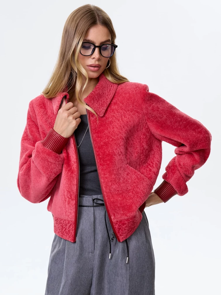 Короткая женская дубленка бомбер из астрагана 56мех, розовая, размер 46, артикул 64230-0