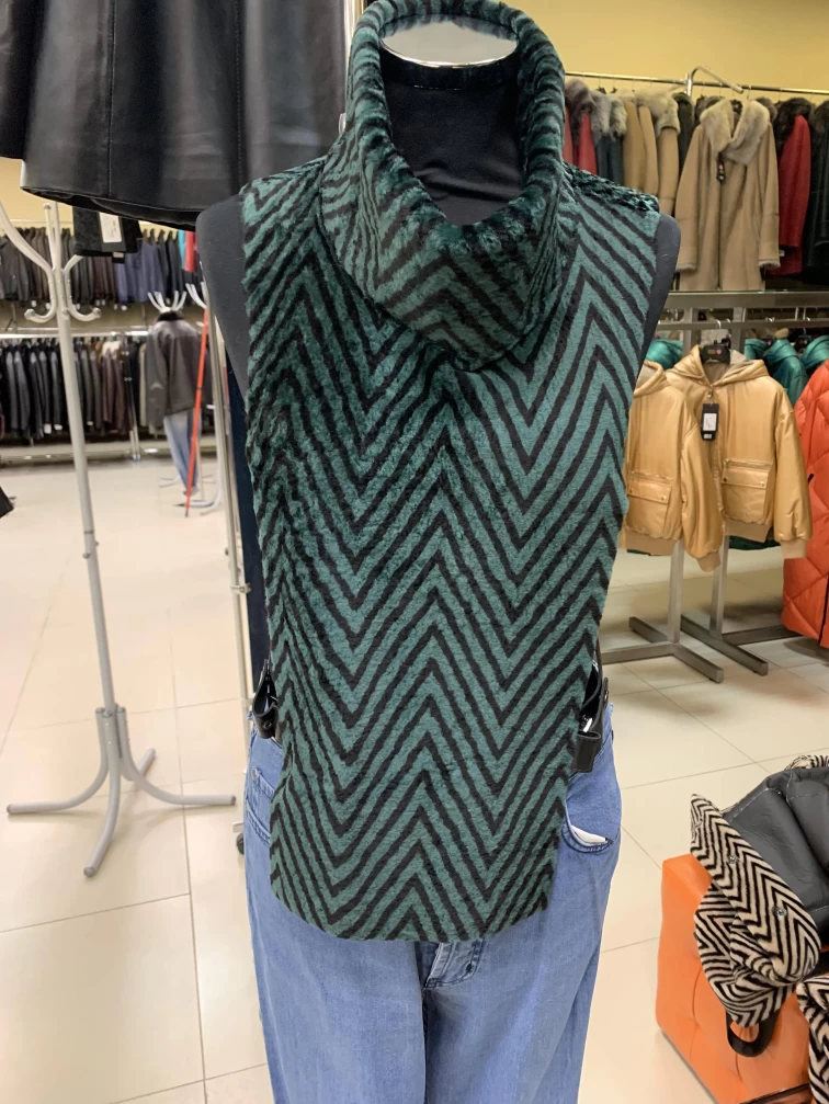 Жилет женский из натурального меха астраган 10, зеленый, размер 46, артикул 24400-0