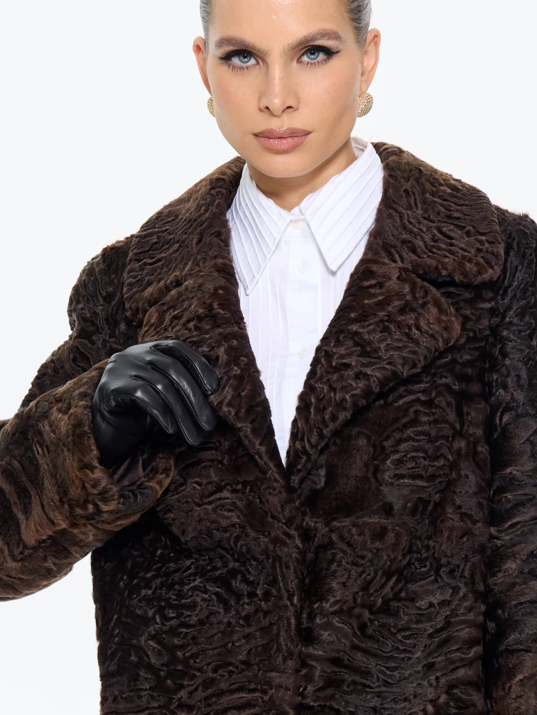 Короткая женская шуба из меха каракульчи Алиса, коричневая, размер 48, артикул 65560-0