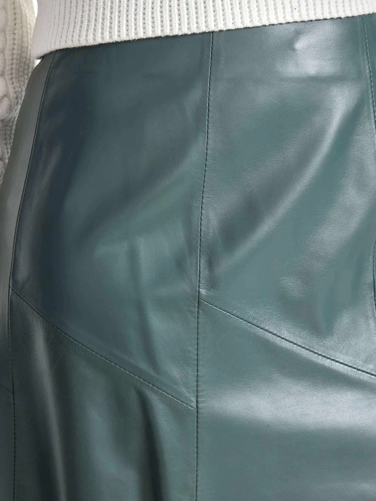 Оливковая расклешенная кожаная юбка 04, размер 50, артикул 85401-2
