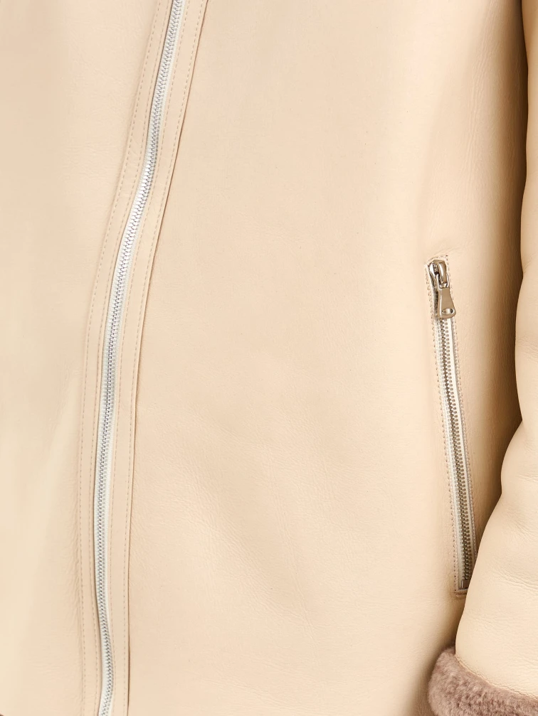 Короткая женская дубленка с капюшоном 2075, светло-коричневая, размер 44, артикул 65070-6