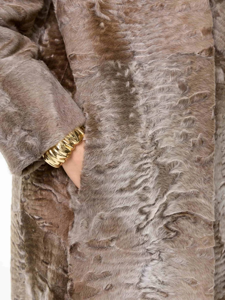 Длинная женская шуба из меха каракульчи премиум класса Лола(ав), светло-коричневая, размер 50, артикул 33990-2