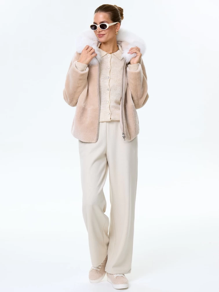 Короткая женская дубленка из астрагана с капюшоном и отделкой мехом песца 48мех, бежевая, размер 46, артикул 17581-1