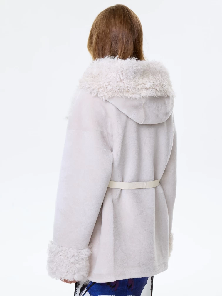 Короткая комбинированная женская дубленка с мехом тиградо премиум класса 2027, белая, размер 44, артикул 64190-6