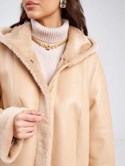 Женское классическое пальто с капюшоном из натуральной овчины премиум класса 2004, бежевое, размер 54, артикул 63810-4