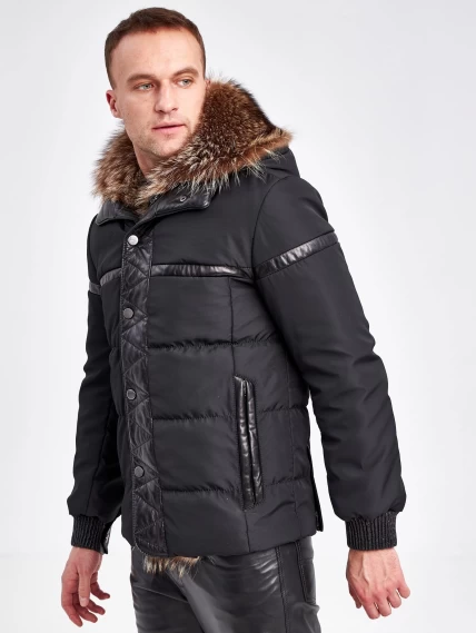 Текстильный зимний мужской пуховик с капюшоном и отделкой меха енота 5468, черный, размер 46, артикул 40870-6