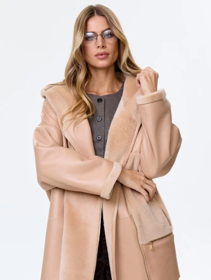 Молодежное полупальто из натуральной овчины для женщин с капюшоном премиум класса 2056, бежевое, размер 52, артикул 64350-2