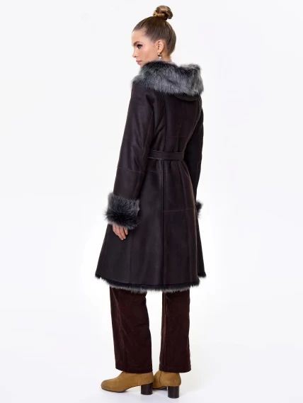 Длинная женская дубленка из тосканы с капюшоном 123нк, коричневая, размер 56, артикул 61483-6