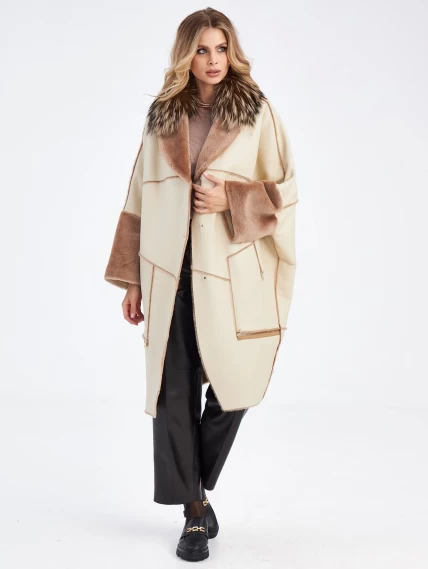 Стильная женская дубленка оверсайз с воротником лисицы премиум класса 2046, бежевая, размер 44, артикул 63180-4