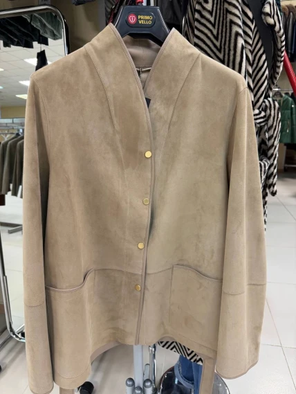 Бежевая женская замшевая куртка 3105з, размер 46, артикул 92340-0