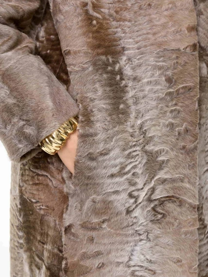 Длинная женская шуба из меха каракульчи премиум класса Лола(ав), светло-коричневая, размер 50, артикул 33990-2