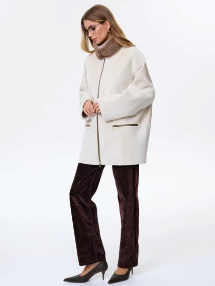 Женское полупальто с норковым воротником из натуральной овчины премиум класса 2057, белое, размер 44, артикул 64510-2
