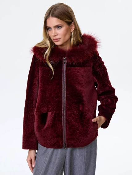 Куртка из меховой овчины с капюшоном для женщин 48мех, бордовая, размер 48, артикул 24300-3