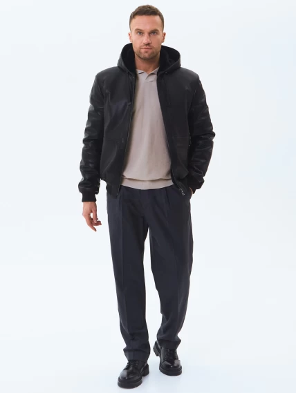 Короткая мужская кожаная дубленка бомбер с капюшоном премиум класса 561мех, черная, размер 48, артикул 71550-6