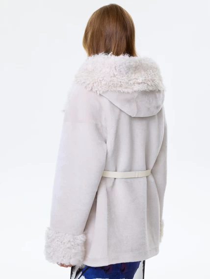 Короткая комбинированная женская дубленка с мехом тиградо премиум класса 2027, белая, размер 44, артикул 64190-6