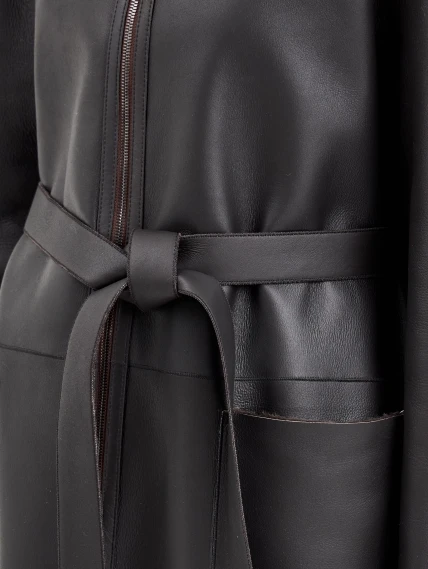 Коричневая длинная женская дубленка 2071, размер 48, артикул 64990-3