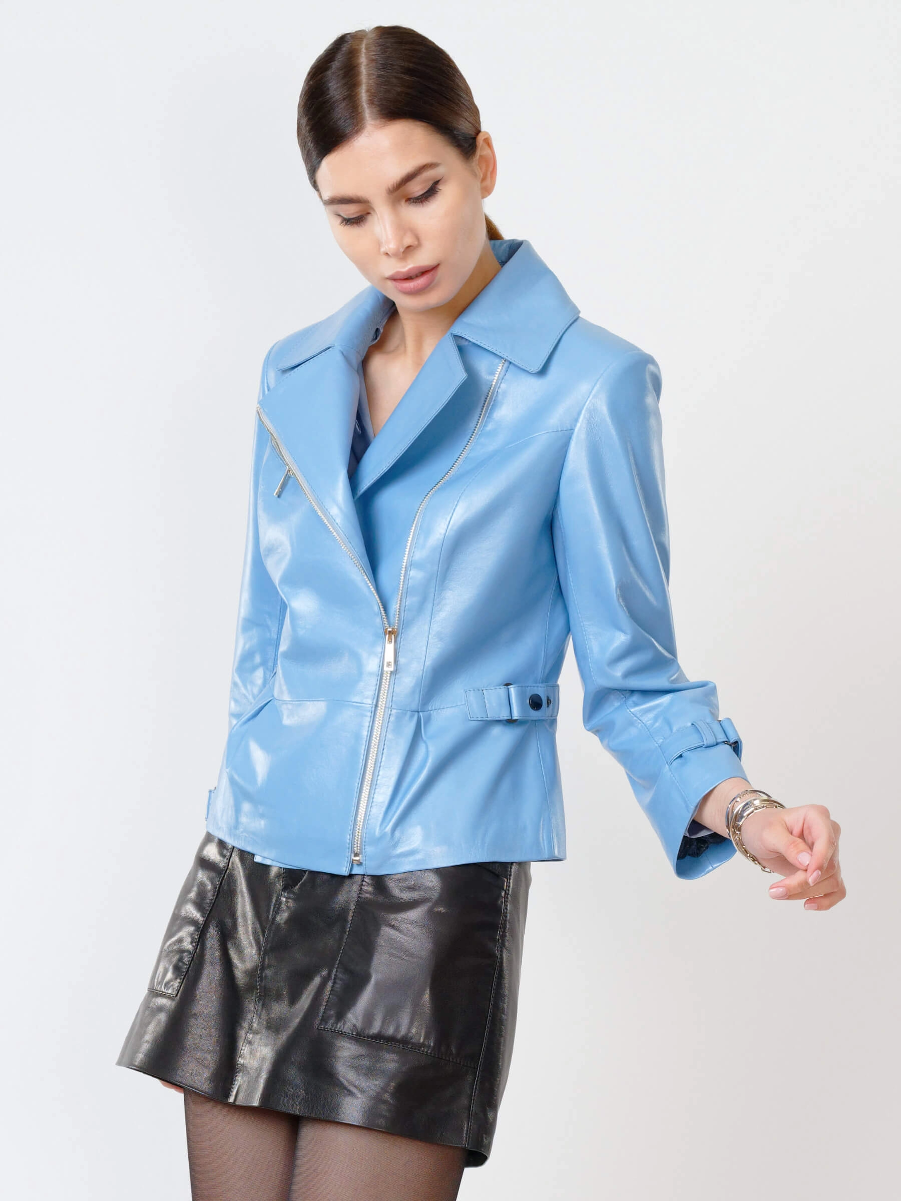 Купить кожаная куртка косуха женская 307, голубой перламутр, размер 44,  артикул 90831 по цене 25 990 руб. в Волгограде в магазине Primo Vello