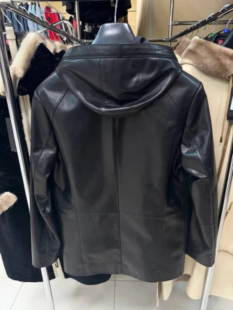 Мужская черная кожаная куртка с капюшоном премиум класса 552-1