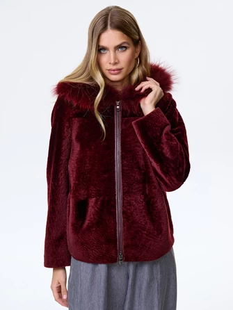 Куртка из меховой овчины с капюшоном для женщин 48мех-0