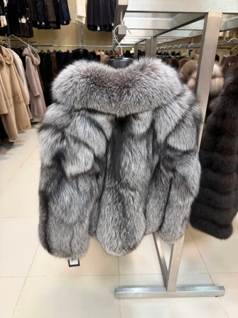 Женская короткая шуба из меха лисы Л1010-1045-1