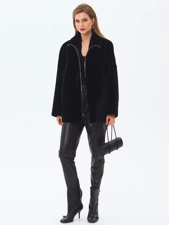 Короткая женская шуба из астрагана на молнии 2065-1