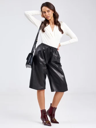 Женские кожаные шорты удлиненные 02-0